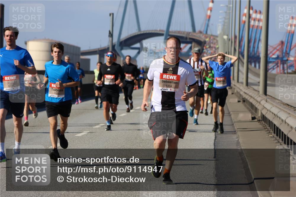 03.10.2025 - Köhlbrandbrückenlauf Strokosch-Dieckow http://msf.ph/oto/9114947 03.10.2025 12:47:04 Position 3 6775, 6525, 4304 meine-sportfotos.de
