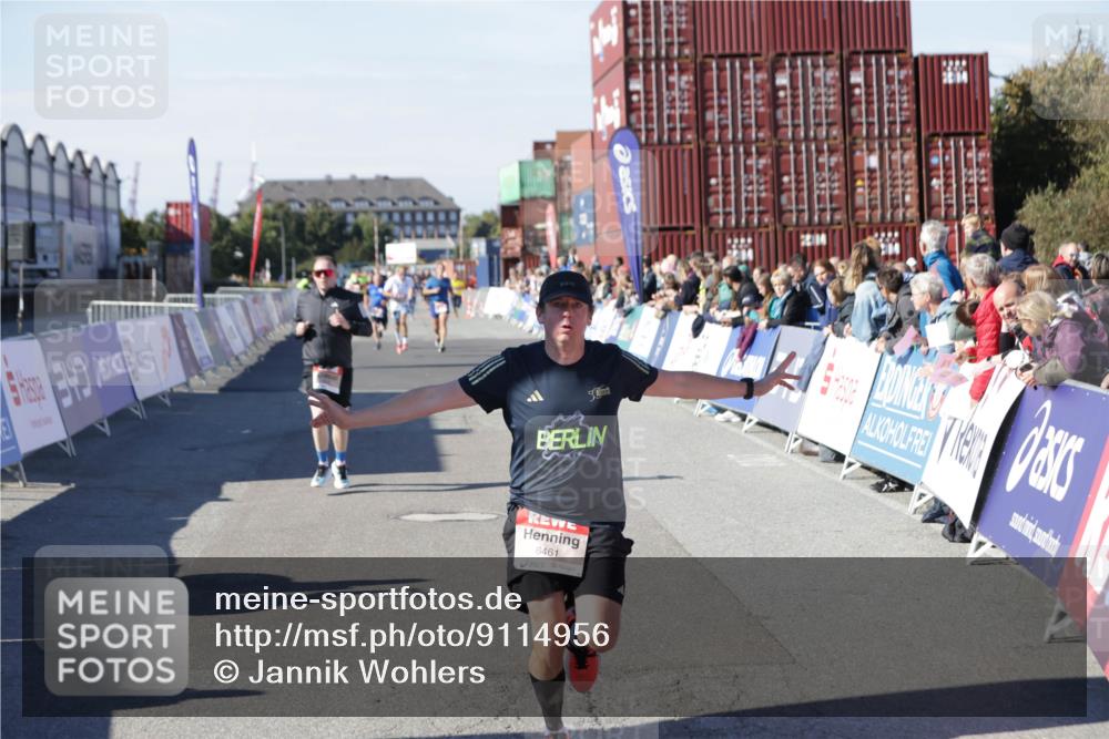 03.10.2025 - Köhlbrandbrückenlauf Jannik Wohlers http://msf.ph/oto/9114956 03.10.2025 13:02:05 Ziel 4025, 4118, 4162, 4206, 4258, 4543, 4907, 5703, 5718, 6032, 6235, 6461 meine-sportfotos.de