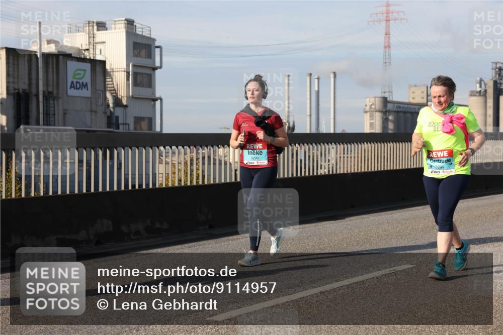 03.10.2025 - Köhlbrandbrückenlauf Lena Gebhardt http://msf.ph/oto/9114957 03.10.2025 10:17:49 Position 2 3290, 450, 3289 meine-sportfotos.de