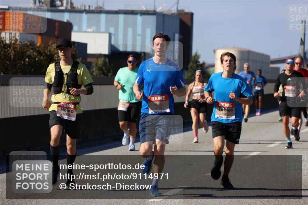 03.10.2025 - Köhlbrandbrückenlauf Strokosch-Dieckow http://msf.ph/oto/9114971 03.10.2025 12:47:06 Position 3 6368, 6775, 6525 meine-sportfotos.de