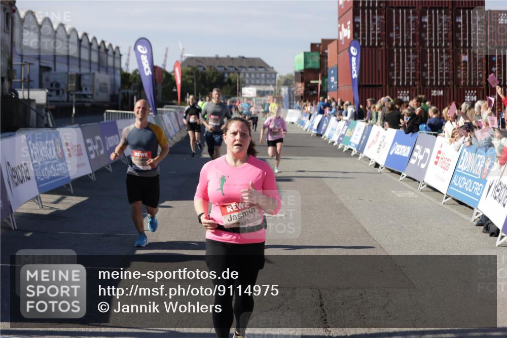 03.10.2025 - Köhlbrandbrückenlauf Jannik Wohlers http://msf.ph/oto/9114975 03.10.2025 13:32:32 Ziel 4485, 4966, 5226, 5255, 5286, 5357, 5442, 5876, 5891, 5892, 6141 meine-sportfotos.de