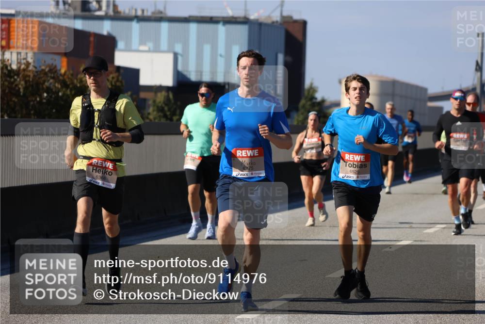 03.10.2025 - Köhlbrandbrückenlauf Strokosch-Dieckow http://msf.ph/oto/9114976 03.10.2025 12:47:06 Position 3 6368, 6775, 6525 meine-sportfotos.de