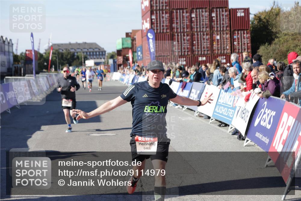 03.10.2025 - Köhlbrandbrückenlauf Jannik Wohlers http://msf.ph/oto/9114979 03.10.2025 13:02:05 Ziel 4025, 4118, 4162, 4206, 4258, 4543, 4907, 5703, 5718, 6032, 6235, 6461 meine-sportfotos.de
