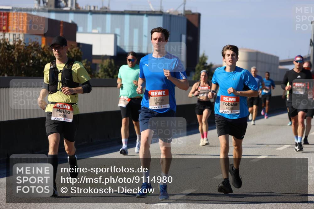 03.10.2025 - Köhlbrandbrückenlauf Strokosch-Dieckow http://msf.ph/oto/9114980 03.10.2025 12:47:06 Position 3 6368, 6775, 6525 meine-sportfotos.de