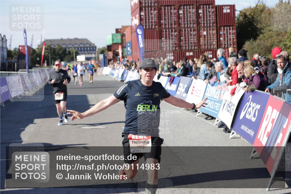 03.10.2025 - Köhlbrandbrückenlauf Jannik Wohlers http://msf.ph/oto/9114983 03.10.2025 13:02:05 Ziel 4025, 4118, 4162, 4206, 4258, 4543, 4907, 5703, 5718, 6032, 6235, 6461 meine-sportfotos.de