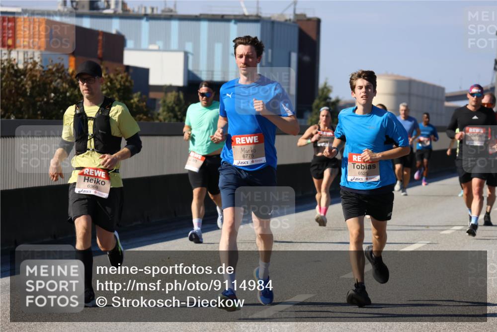03.10.2025 - Köhlbrandbrückenlauf Strokosch-Dieckow http://msf.ph/oto/9114984 03.10.2025 12:47:06 Position 3 6775, 6525, 6368 meine-sportfotos.de