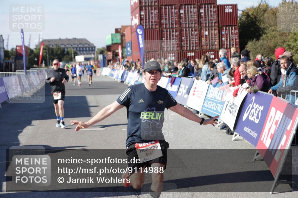 03.10.2025 - Köhlbrandbrückenlauf Jannik Wohlers http://msf.ph/oto/9114988 03.10.2025 13:02:05 Ziel 4025, 4118, 4162, 4206, 4258, 4543, 4907, 5703, 5718, 6032, 6235, 6461 meine-sportfotos.de