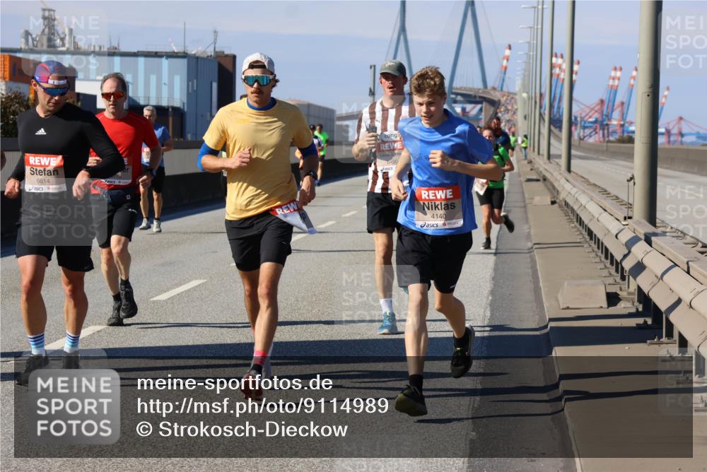 03.10.2025 - Köhlbrandbrückenlauf Strokosch-Dieckow http://msf.ph/oto/9114989 03.10.2025 12:47:13 Position 3 6614, 6490, 4140 meine-sportfotos.de