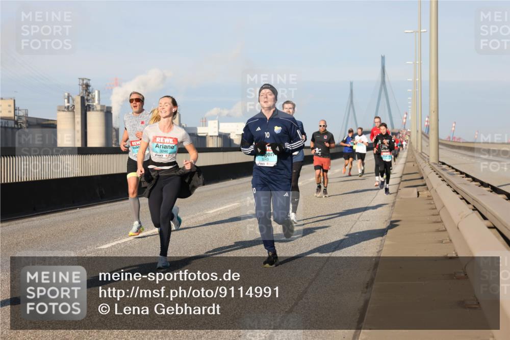 03.10.2025 - Köhlbrandbrückenlauf Lena Gebhardt http://msf.ph/oto/9114991 03.10.2025 09:43:24 Position 2 3, 3246, 10, 3243, 10 meine-sportfotos.de