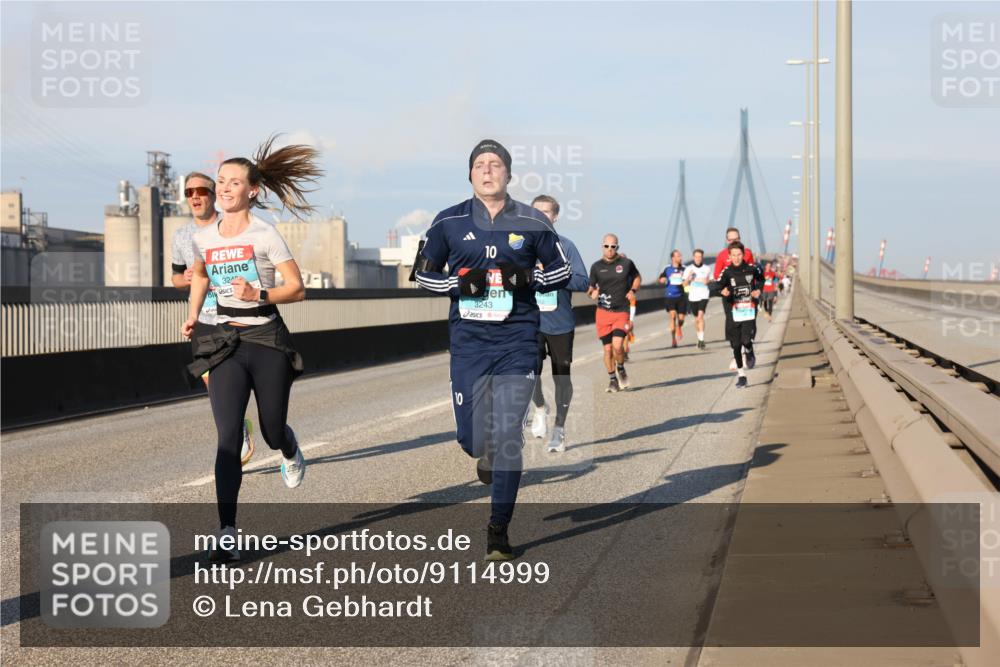 03.10.2025 - Köhlbrandbrückenlauf Lena Gebhardt http://msf.ph/oto/9114999 03.10.2025 09:43:24 Position 2 3210, 10, 10, 3243 meine-sportfotos.de