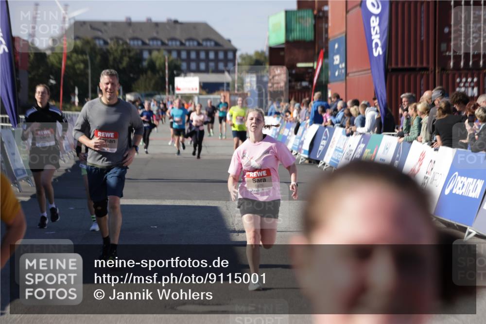 03.10.2025 - Köhlbrandbrückenlauf Jannik Wohlers http://msf.ph/oto/9115001 03.10.2025 13:32:33 Ziel 4966, 5226, 5255, 5286, 5357, 5442, 5876, 5891, 5892, 6141 meine-sportfotos.de