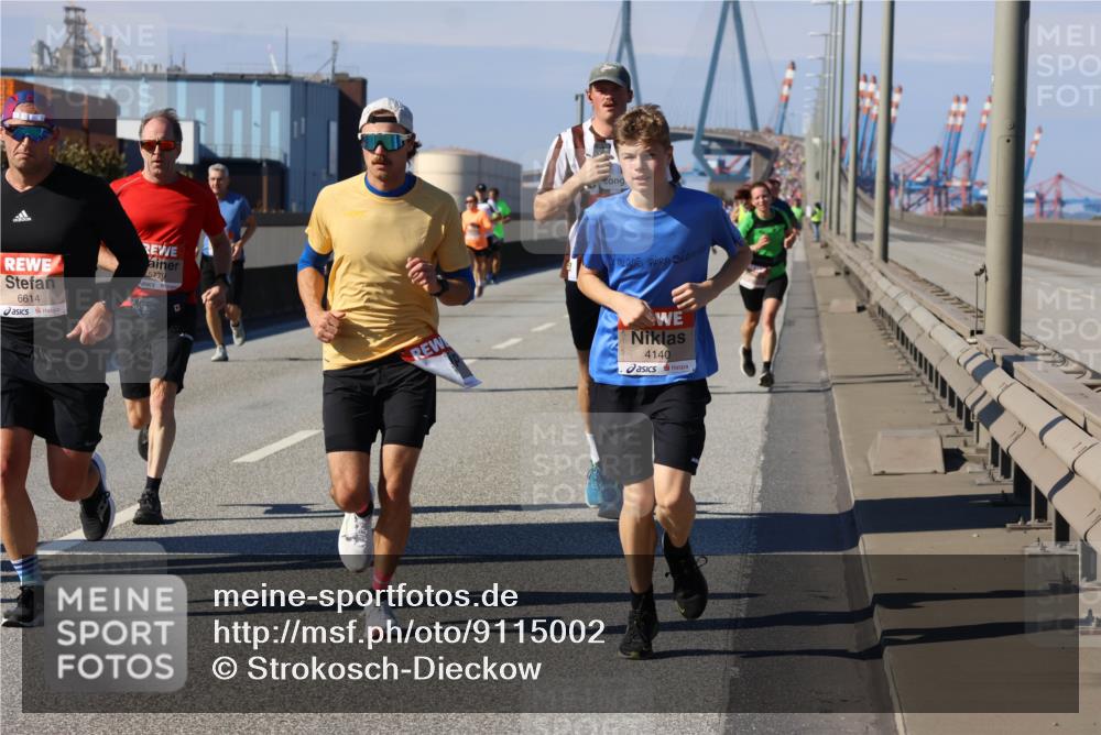 03.10.2025 - Köhlbrandbrückenlauf Strokosch-Dieckow http://msf.ph/oto/9115002 03.10.2025 12:47:13 Position 3 6614, 5779, 4140 meine-sportfotos.de