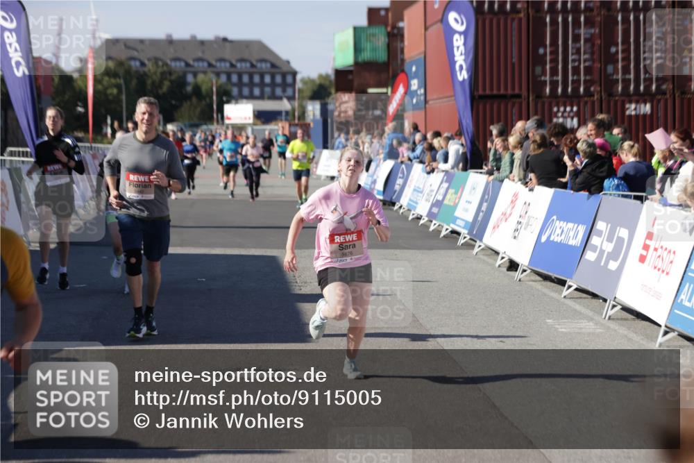 03.10.2025 - Köhlbrandbrückenlauf Jannik Wohlers http://msf.ph/oto/9115005 03.10.2025 13:32:34 Ziel 4966, 5226, 5255, 5286, 5357, 5442, 5876, 5891, 5892, 6141 meine-sportfotos.de