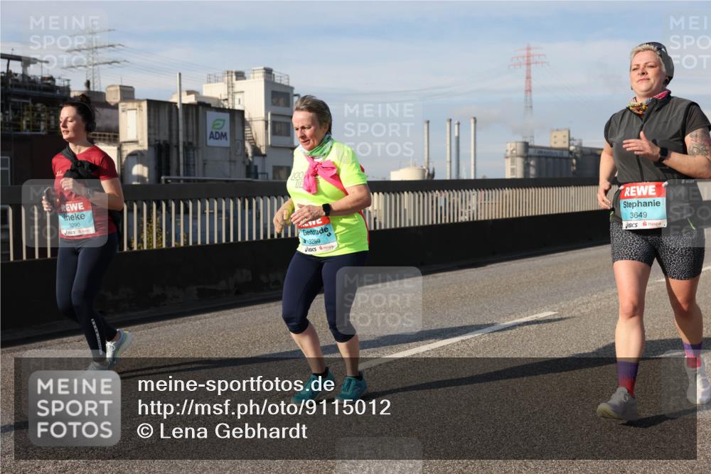 03.10.2025 - Köhlbrandbrückenlauf Lena Gebhardt http://msf.ph/oto/9115012 03.10.2025 10:17:50 Position 2 3290, 100, 3289, 3649 meine-sportfotos.de