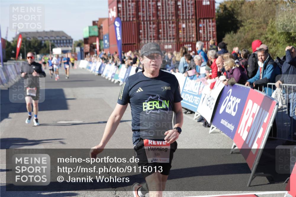 03.10.2025 - Köhlbrandbrückenlauf Jannik Wohlers http://msf.ph/oto/9115013 03.10.2025 13:02:05 Ziel 4025, 4118, 4162, 4206, 4258, 4543, 4907, 5703, 5718, 6032, 6235, 6461 meine-sportfotos.de
