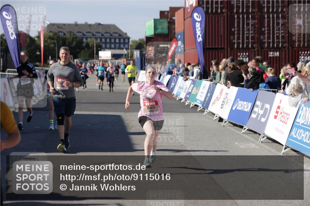 03.10.2025 - Köhlbrandbrückenlauf Jannik Wohlers http://msf.ph/oto/9115016 03.10.2025 13:32:34 Ziel 4966, 5226, 5255, 5286, 5357, 5442, 5876, 5891, 5892, 6141 meine-sportfotos.de