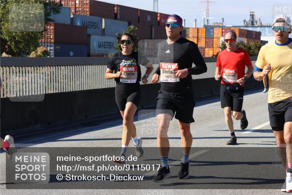 03.10.2025 - Köhlbrandbrückenlauf Strokosch-Dieckow http://msf.ph/oto/9115017 03.10.2025 12:47:14 Position 3 6601, 6614, 5779 meine-sportfotos.de