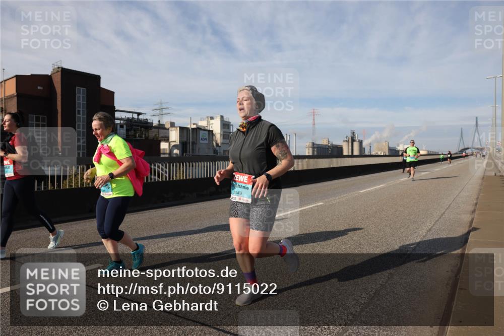 03.10.2025 - Köhlbrandbrückenlauf Lena Gebhardt http://msf.ph/oto/9115022 03.10.2025 10:17:51 Position 2  meine-sportfotos.de