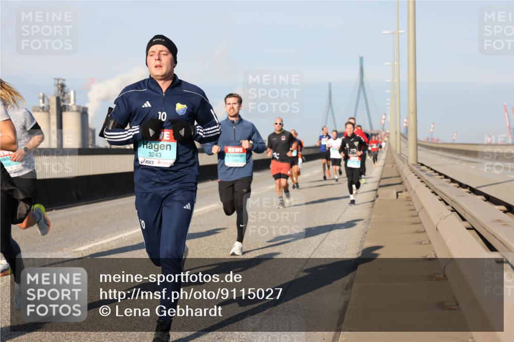 03.10.2025 - Köhlbrandbrückenlauf Lena Gebhardt http://msf.ph/oto/9115027 03.10.2025 09:43:25 Position 2 10, 3243, 1052 meine-sportfotos.de