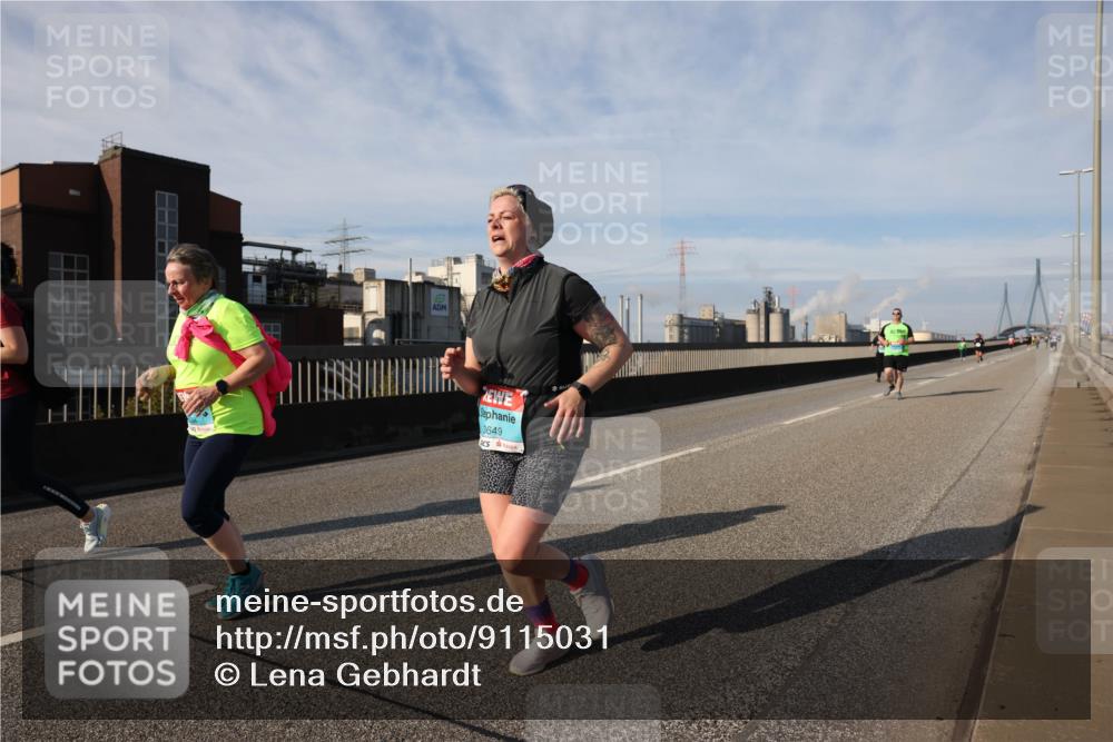 03.10.2025 - Köhlbrandbrückenlauf Lena Gebhardt http://msf.ph/oto/9115031 03.10.2025 10:17:51 Position 2 3649 meine-sportfotos.de