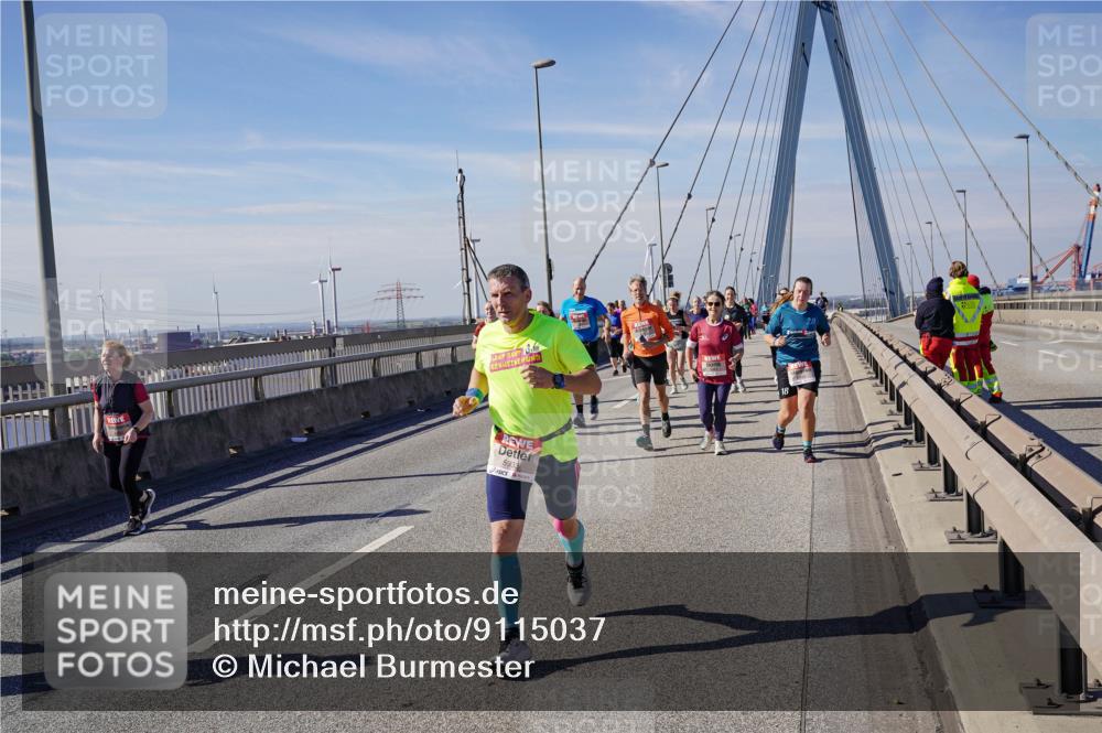 03.10.2025 - Köhlbrandbrückenlauf Michael Burmester http://msf.ph/oto/9115037 03.10.2025 12:56:31 Position 2 5933, 18 meine-sportfotos.de
