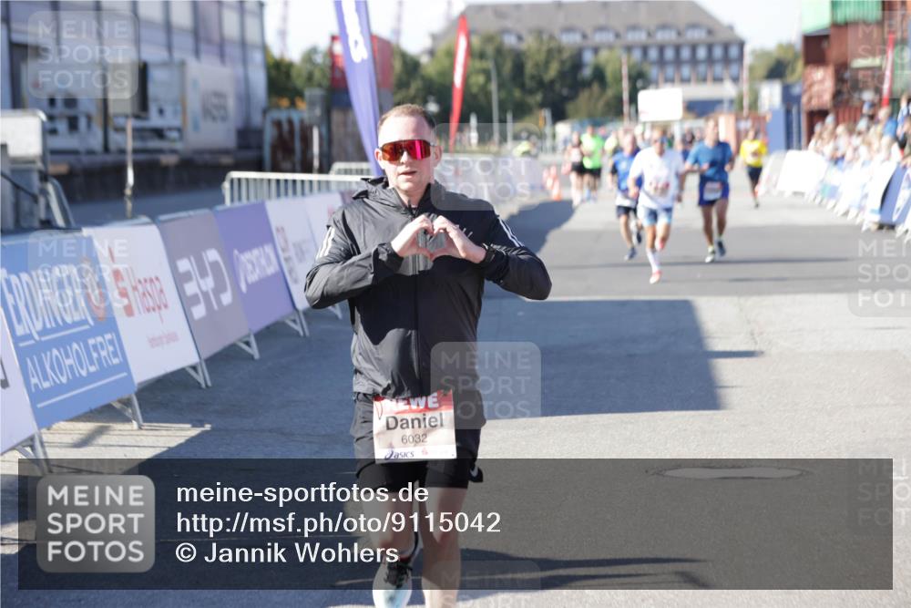 03.10.2025 - Köhlbrandbrückenlauf Jannik Wohlers http://msf.ph/oto/9115042 03.10.2025 13:02:07 Ziel 4025, 4109, 4118, 4543, 4907, 5703, 6032, 6235, 6461 meine-sportfotos.de