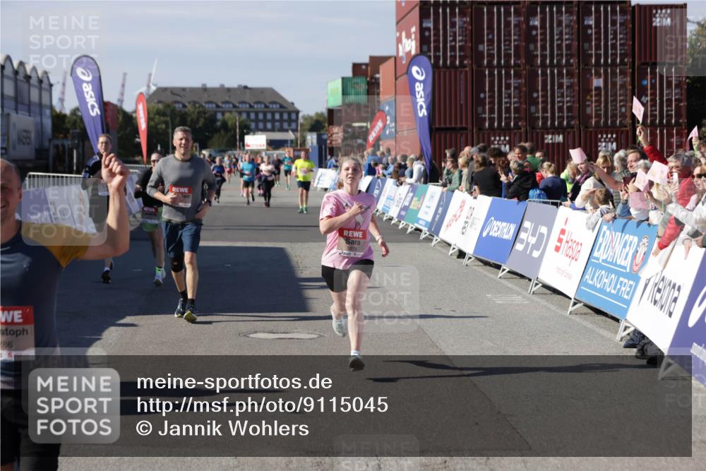 03.10.2025 - Köhlbrandbrückenlauf Jannik Wohlers http://msf.ph/oto/9115045 03.10.2025 13:32:34 Ziel 4966, 5226, 5255, 5286, 5357, 5442, 5876, 5891, 5892, 6141 meine-sportfotos.de