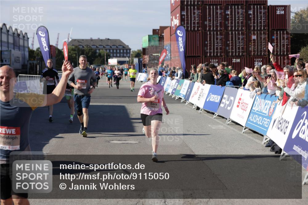 03.10.2025 - Köhlbrandbrückenlauf Jannik Wohlers http://msf.ph/oto/9115050 03.10.2025 13:32:34 Ziel 4966, 5226, 5255, 5286, 5357, 5442, 5876, 5891, 5892, 6141 meine-sportfotos.de