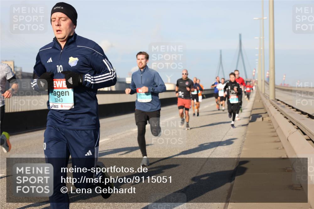 03.10.2025 - Köhlbrandbrückenlauf Lena Gebhardt http://msf.ph/oto/9115051 03.10.2025 09:43:25 Position 2 0, 10, 3243 meine-sportfotos.de