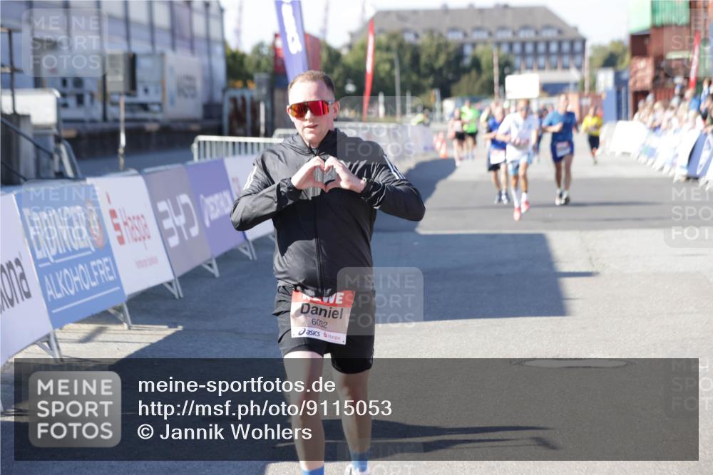 03.10.2025 - Köhlbrandbrückenlauf Jannik Wohlers http://msf.ph/oto/9115053 03.10.2025 13:02:07 Ziel 4025, 4109, 4118, 4543, 4907, 5703, 6032, 6235, 6461 meine-sportfotos.de