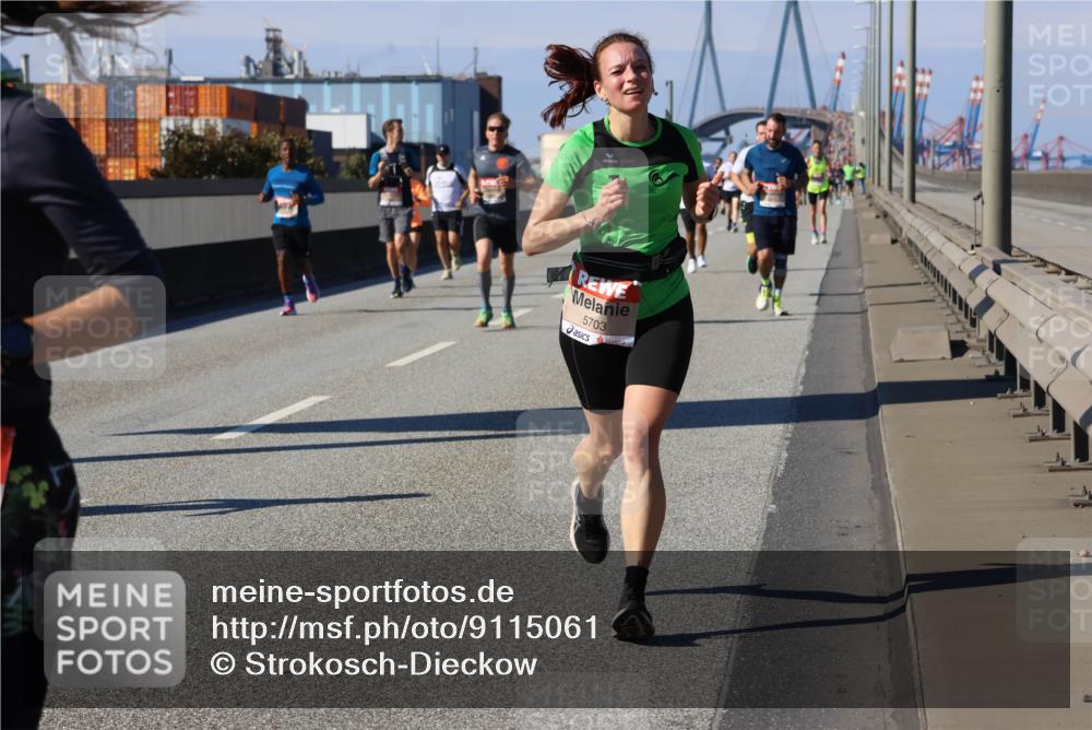03.10.2025 - Köhlbrandbrückenlauf Strokosch-Dieckow http://msf.ph/oto/9115061 03.10.2025 12:47:20 Position 3 5703 meine-sportfotos.de