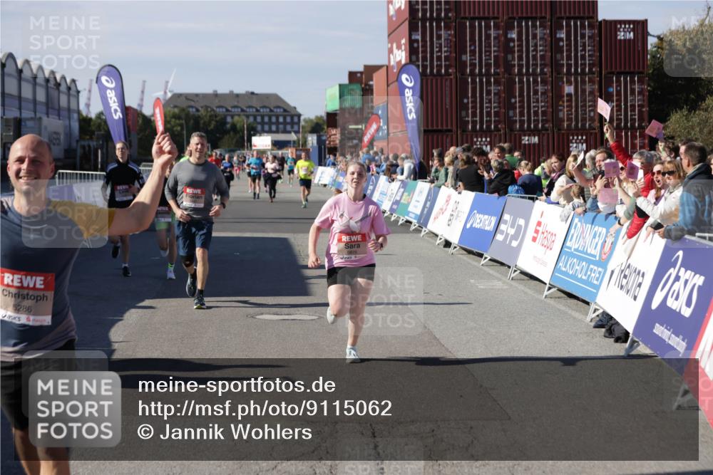 03.10.2025 - Köhlbrandbrückenlauf Jannik Wohlers http://msf.ph/oto/9115062 03.10.2025 13:32:34 Ziel 4966, 5226, 5255, 5286, 5357, 5442, 5876, 5891, 5892, 6141 meine-sportfotos.de