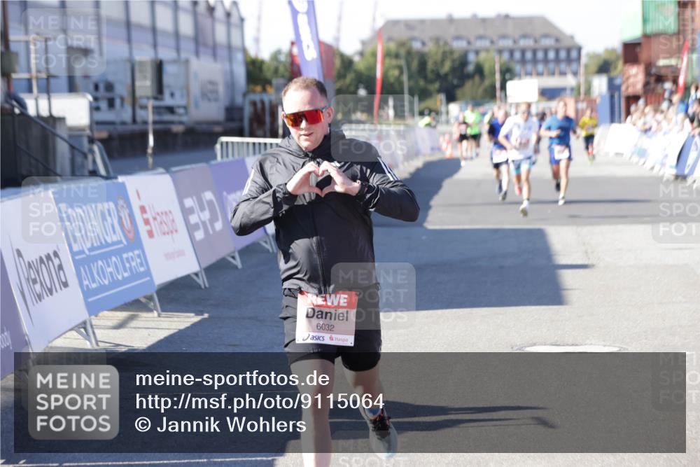 03.10.2025 - Köhlbrandbrückenlauf Jannik Wohlers http://msf.ph/oto/9115064 03.10.2025 13:02:07 Ziel 4025, 4109, 4118, 4543, 4907, 5703, 6032, 6235, 6461 meine-sportfotos.de