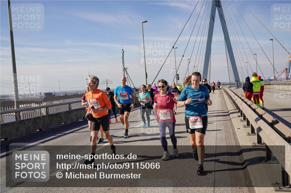 03.10.2025 - Köhlbrandbrückenlauf Michael Burmester http://msf.ph/oto/9115066 03.10.2025 12:56:34 Position 2 6440 meine-sportfotos.de