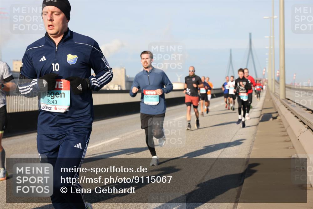 03.10.2025 - Köhlbrandbrückenlauf Lena Gebhardt http://msf.ph/oto/9115067 03.10.2025 09:43:25 Position 2 10, 3243 meine-sportfotos.de