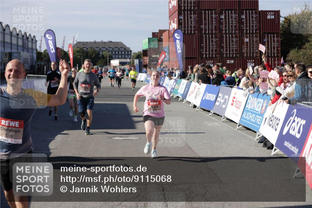 03.10.2025 - Köhlbrandbrückenlauf Jannik Wohlers http://msf.ph/oto/9115068 03.10.2025 13:32:34 Ziel 4966, 5226, 5255, 5286, 5357, 5442, 5876, 5891, 5892, 6141 meine-sportfotos.de
