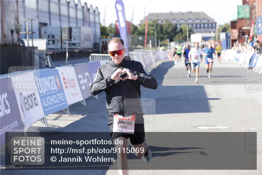 03.10.2025 - Köhlbrandbrückenlauf Jannik Wohlers http://msf.ph/oto/9115069 03.10.2025 13:02:07 Ziel 4025, 4109, 4118, 4543, 4907, 5703, 6032, 6235, 6461 meine-sportfotos.de