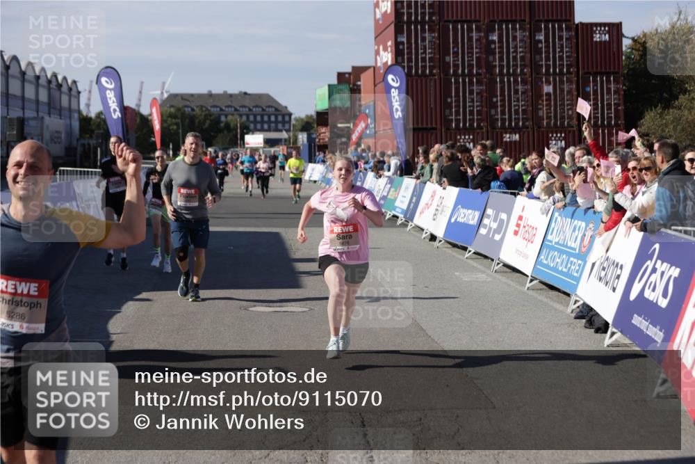 03.10.2025 - Köhlbrandbrückenlauf Jannik Wohlers http://msf.ph/oto/9115070 03.10.2025 13:32:34 Ziel 4966, 5226, 5255, 5286, 5357, 5442, 5876, 5891, 5892, 6141 meine-sportfotos.de
