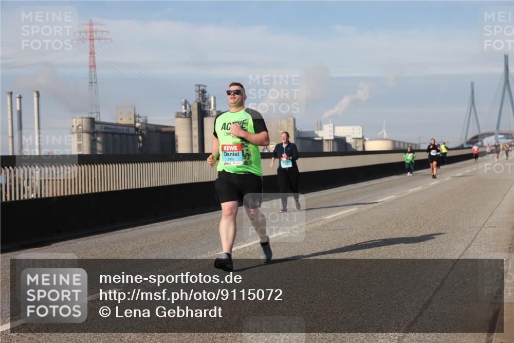 03.10.2025 - Köhlbrandbrückenlauf Lena Gebhardt http://msf.ph/oto/9115072 03.10.2025 10:17:54 Position 2 2992 meine-sportfotos.de