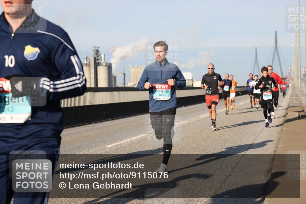 03.10.2025 - Köhlbrandbrückenlauf Lena Gebhardt http://msf.ph/oto/9115076 03.10.2025 09:43:25 Position 2 10, 8243, 1052 meine-sportfotos.de