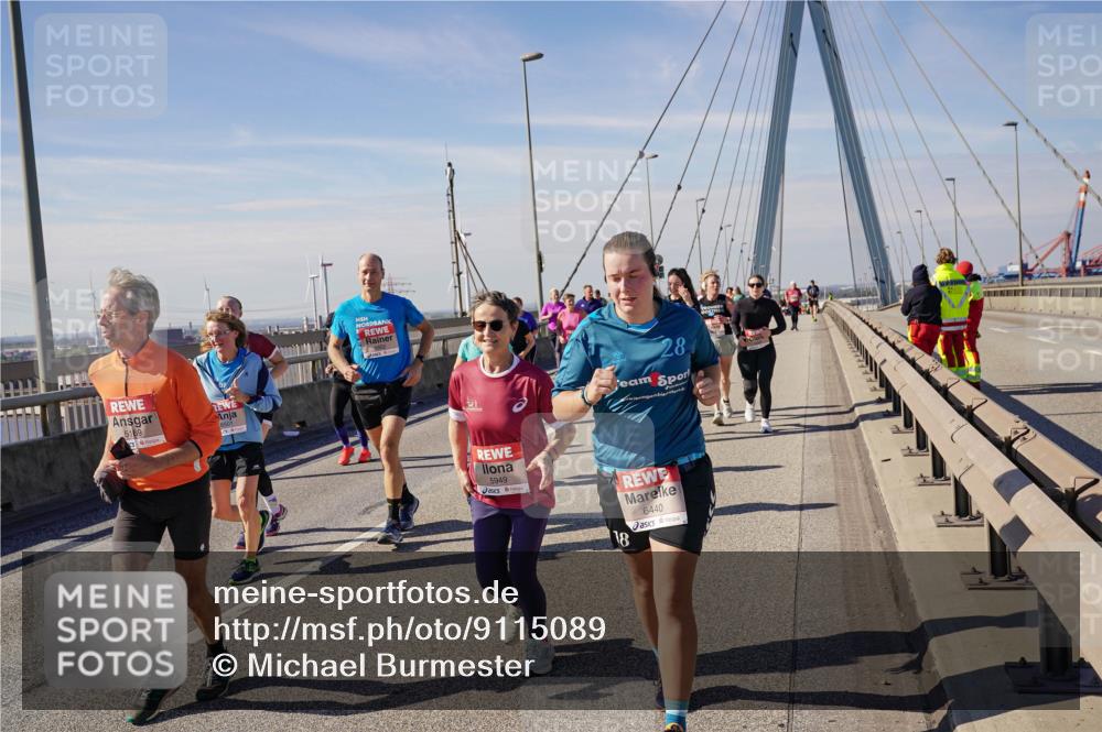 03.10.2025 - Köhlbrandbrückenlauf Michael Burmester http://msf.ph/oto/9115089 03.10.2025 12:56:34 Position 2 5949, 6440, 18 meine-sportfotos.de