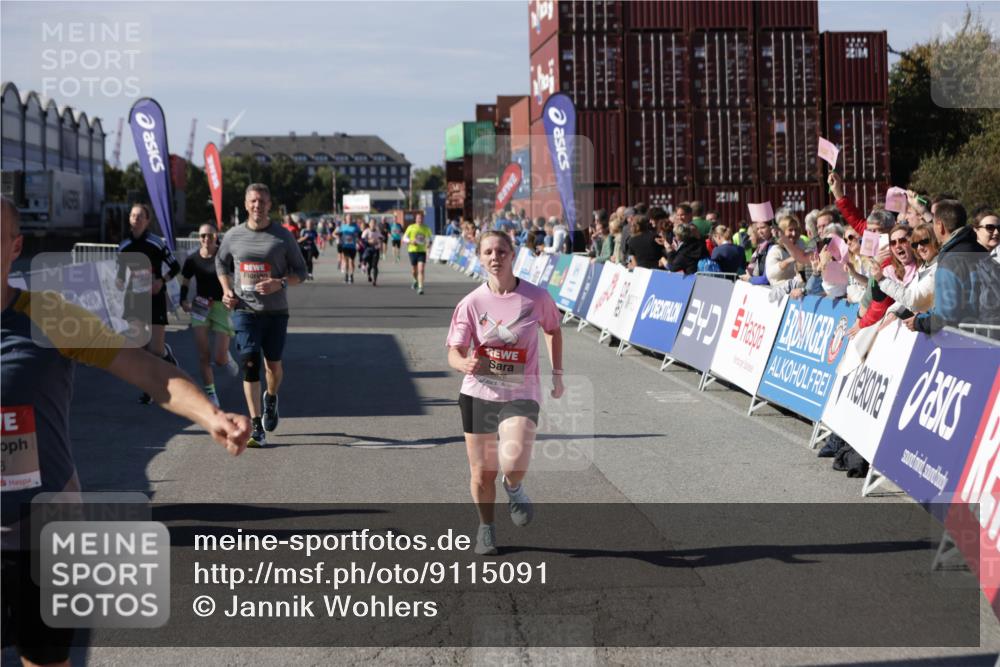 03.10.2025 - Köhlbrandbrückenlauf Jannik Wohlers http://msf.ph/oto/9115091 03.10.2025 13:32:35 Ziel 4966, 5226, 5255, 5286, 5357, 5442, 5876, 5891, 5892, 6141 meine-sportfotos.de