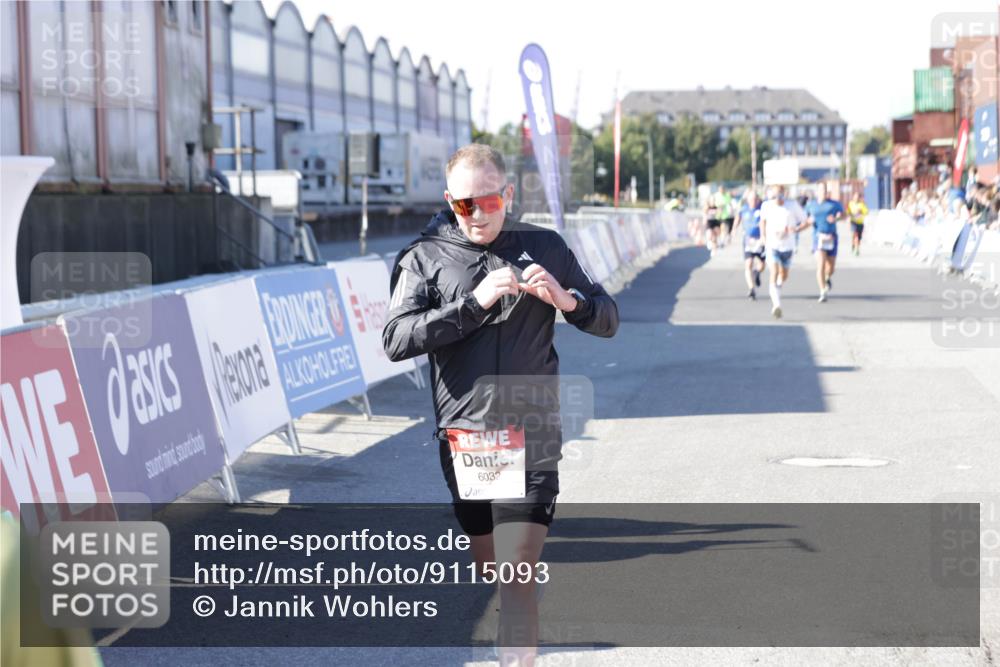 03.10.2025 - Köhlbrandbrückenlauf Jannik Wohlers http://msf.ph/oto/9115093 03.10.2025 13:02:07 Ziel 4025, 4109, 4118, 4543, 4907, 5703, 6032, 6235, 6461 meine-sportfotos.de