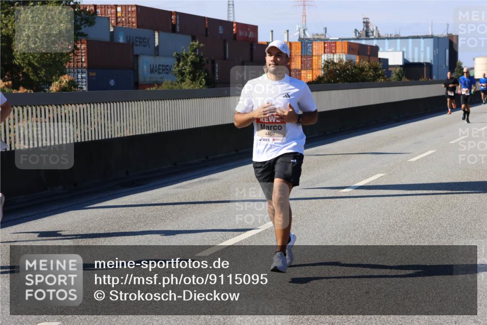03.10.2025 - Köhlbrandbrückenlauf Strokosch-Dieckow http://msf.ph/oto/9115095 03.10.2025 12:47:30 Position 3 4407 meine-sportfotos.de