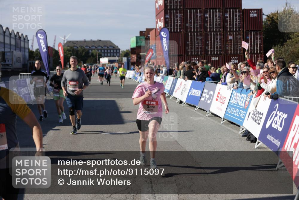 03.10.2025 - Köhlbrandbrückenlauf Jannik Wohlers http://msf.ph/oto/9115097 03.10.2025 13:32:35 Ziel 4966, 5226, 5255, 5286, 5357, 5442, 5876, 5891, 5892, 6141 meine-sportfotos.de