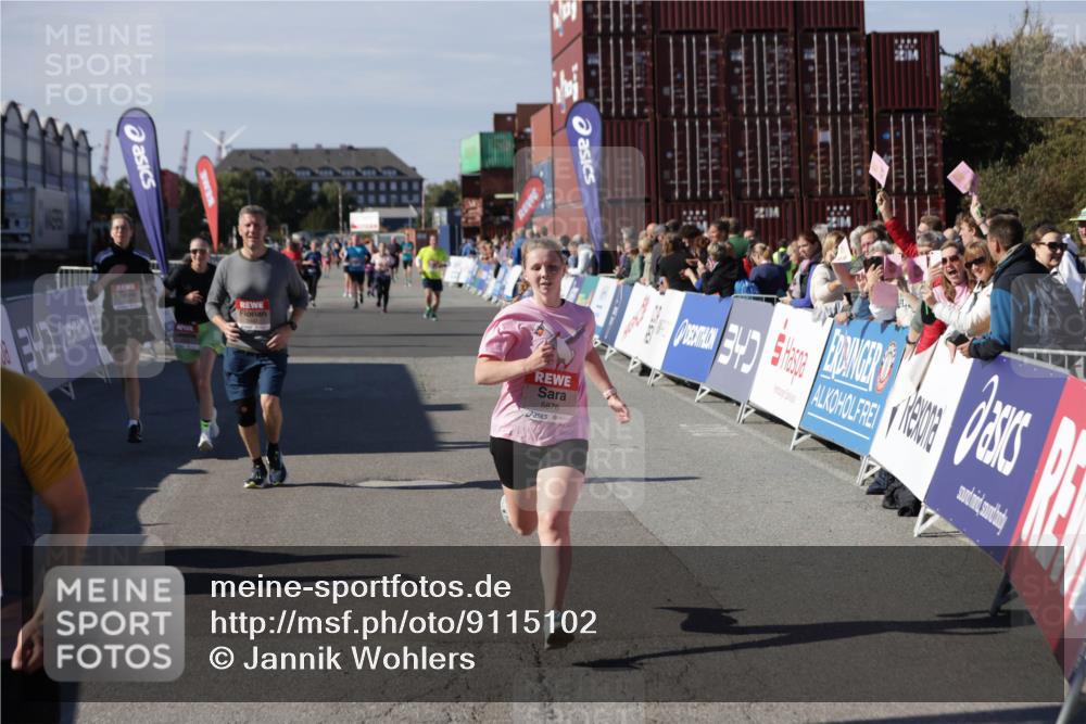 03.10.2025 - Köhlbrandbrückenlauf Jannik Wohlers http://msf.ph/oto/9115102 03.10.2025 13:32:35 Ziel 4966, 5226, 5255, 5286, 5357, 5442, 5876, 5891, 5892, 6141 meine-sportfotos.de