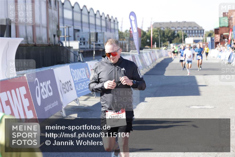 03.10.2025 - Köhlbrandbrückenlauf Jannik Wohlers http://msf.ph/oto/9115104 03.10.2025 13:02:07 Ziel 4025, 4109, 4118, 4543, 4907, 5703, 6032, 6235, 6461 meine-sportfotos.de