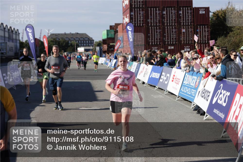 03.10.2025 - Köhlbrandbrückenlauf Jannik Wohlers http://msf.ph/oto/9115108 03.10.2025 13:32:35 Ziel 4966, 5226, 5255, 5286, 5357, 5442, 5876, 5891, 5892, 6141 meine-sportfotos.de