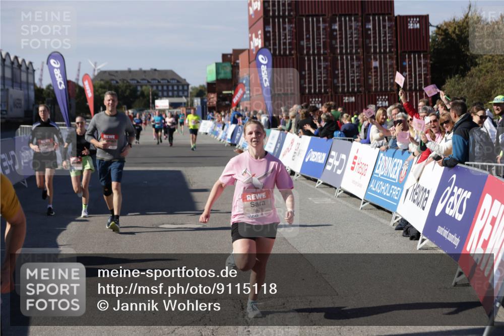 03.10.2025 - Köhlbrandbrückenlauf Jannik Wohlers http://msf.ph/oto/9115118 03.10.2025 13:32:35 Ziel 4966, 5226, 5255, 5286, 5357, 5442, 5876, 5891, 5892, 6141 meine-sportfotos.de