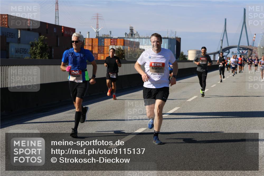 03.10.2025 - Köhlbrandbrückenlauf Strokosch-Dieckow http://msf.ph/oto/9115137 03.10.2025 12:47:38 Position 3 4425 meine-sportfotos.de